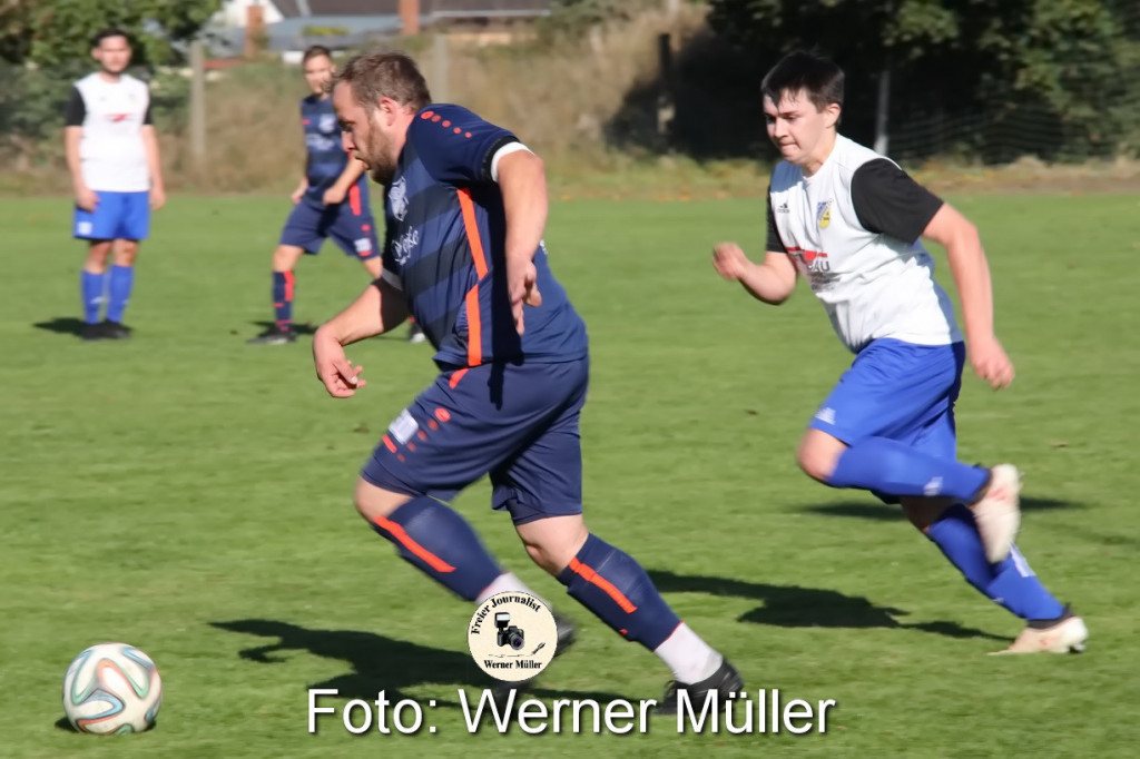 2021-10-09 Pokal SpG Knappensee / Zeiig 2. in wei - SV Aufbau Deutschbaselitzin blau 0:5 (0:3)Foto: 