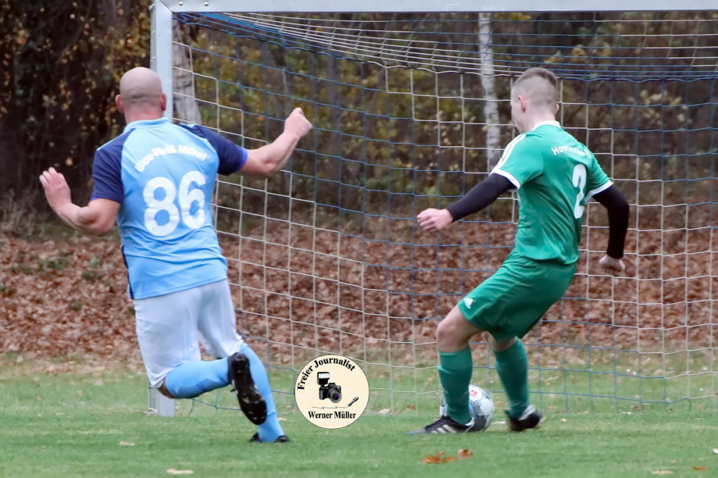 2021-11-07 FSV Blau-Wei Milkel in hellblau- Hoyerswerdaer FC 2. in grn Foto: Werner Mller