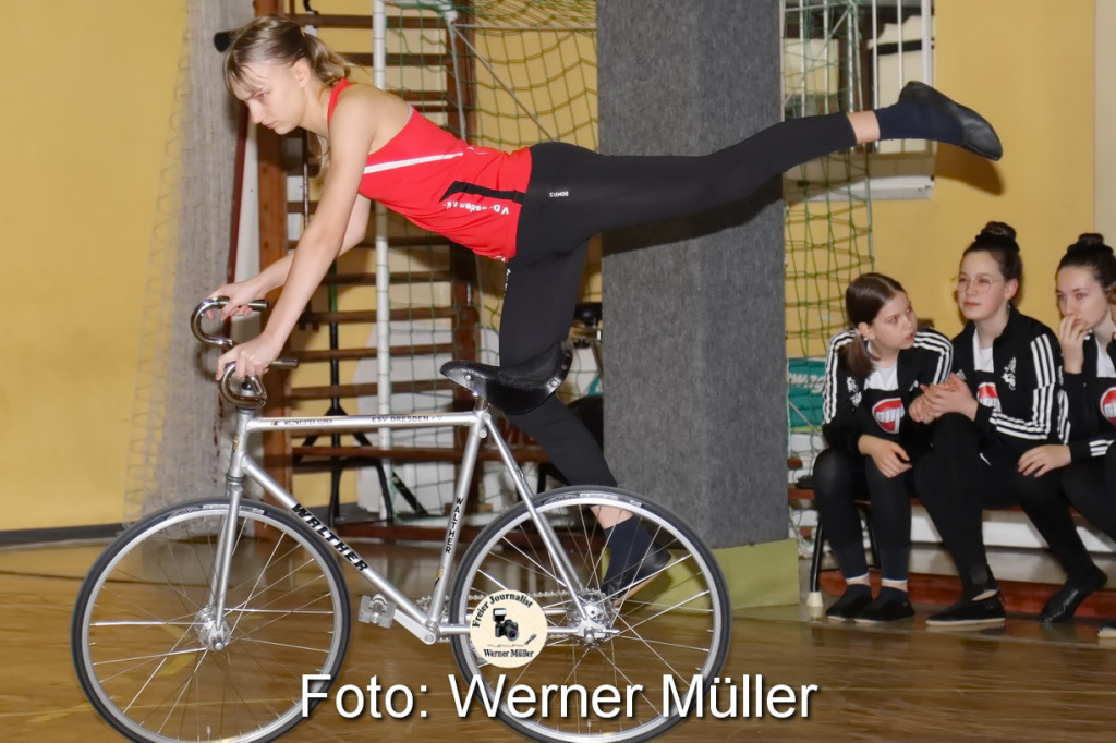 2022-02-05 Kunstradfahren in Wiednitz Sporthalle Sarah Aurerlia Lehmann ESV DresdenFoto: Werner Mlle