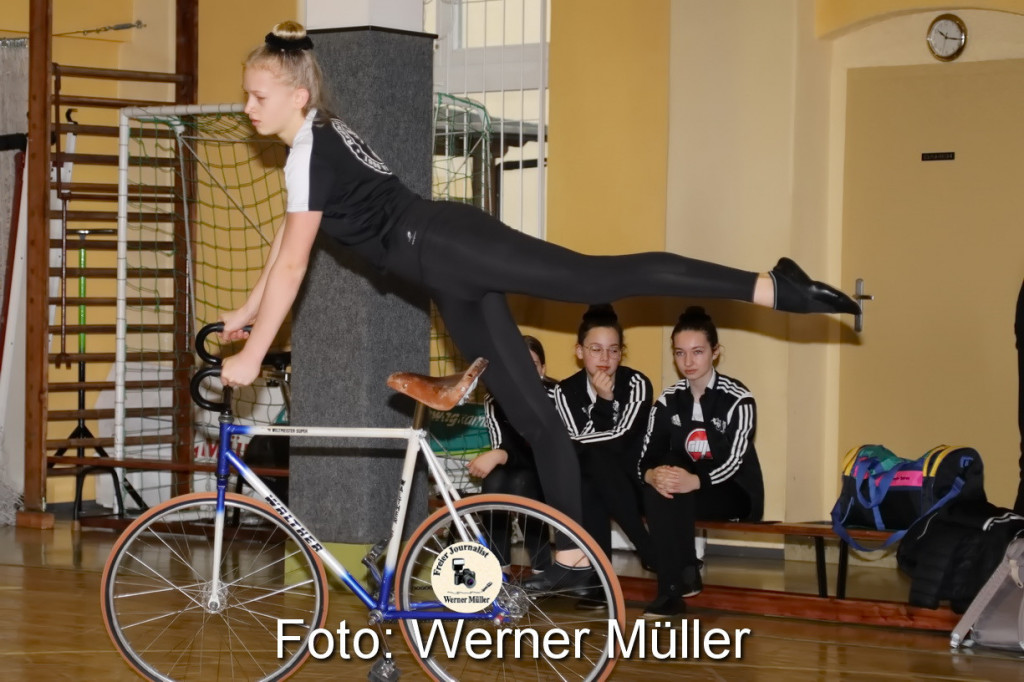 2022-02-05 Kunstradfahren in Wiednitz Sporthalle Helene Dbritz RfV 1900 WiednitzFoto: Werner Mller