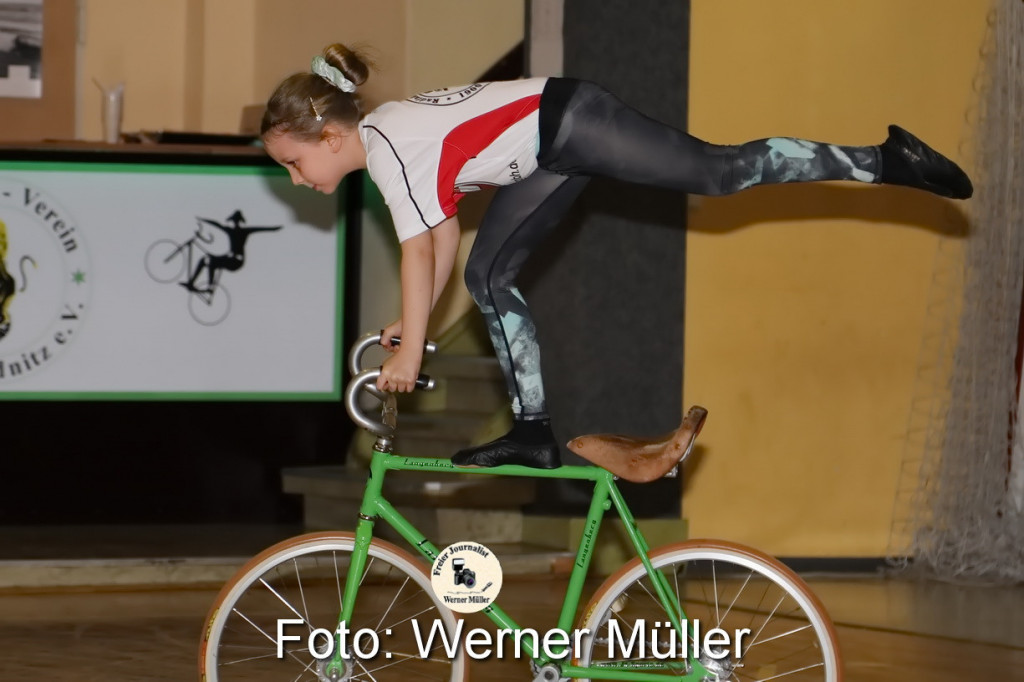 2022-02-05 Kunstradfahren in Wiednitz Sporthalle  Paula Kade RfV 1900 WiednitzFoto: Werner Mller