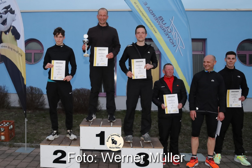 2022-04-06 Halb und Stundenlaufim Sportforum HoyerswerdaFoto: Werner Mller