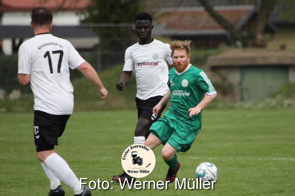 2022-05-08 Knigswarthaer SV II in wei - Hoyerswerdae FC  II in grn2:3 (2:2)Foto: Werner Mller