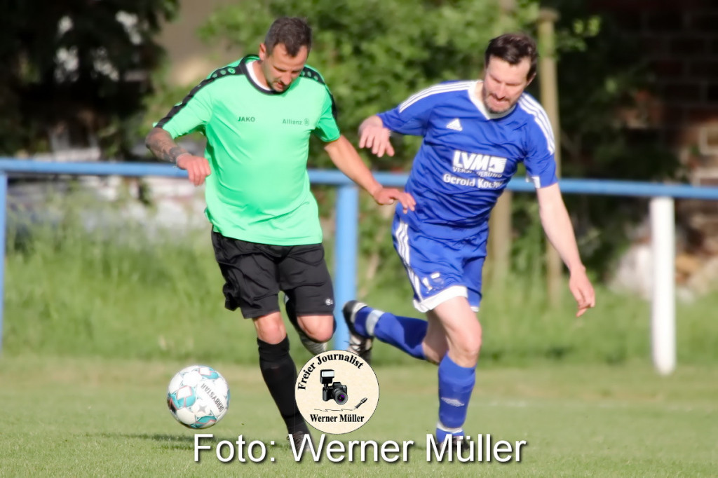 2022-05-25Altliga Pokalhalbfinale DJK Wittichenau in blau - Knigswarthaer SV in grn Foto: Werner Mll