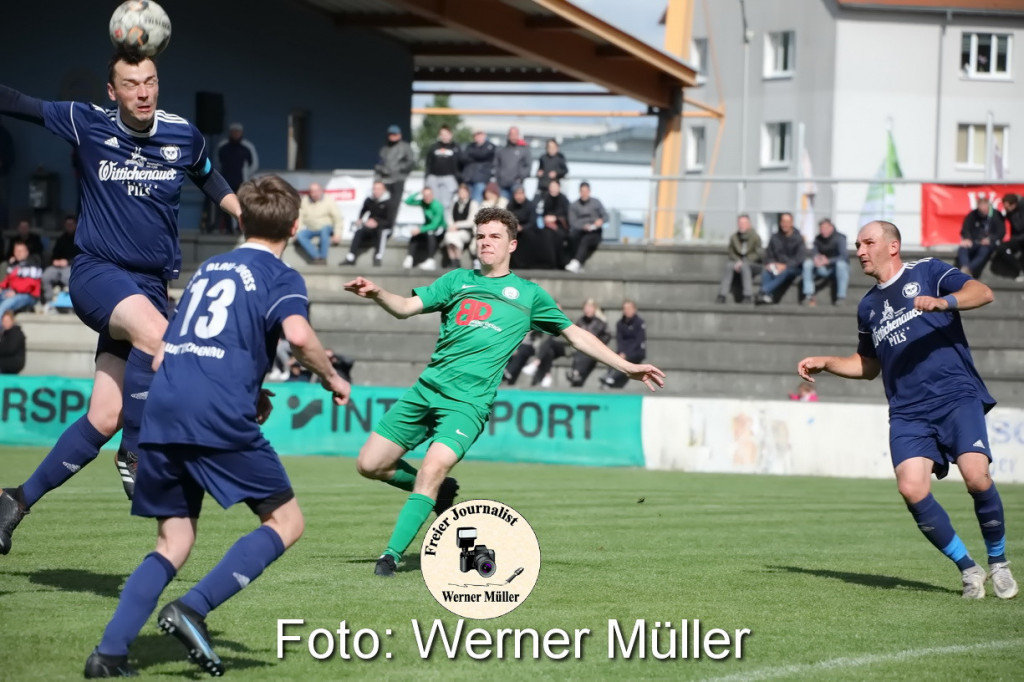 2022-05-28Hoyerswerdaer FC in grnDJK Blau Wei Wittichenau in blau 7:0 (3:0) Foto Werner Mller