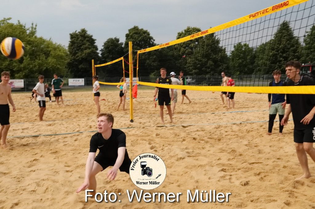 2022-06-04Beachvolleballturnier auf der Beachanlage der LebensRumein der Strae des Friedens in Hoyer