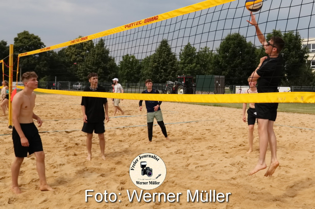 2022-06-04Beachvolleballturnier auf der Beachanlage der LebensRumein der Strae des Friedens in Hoyer