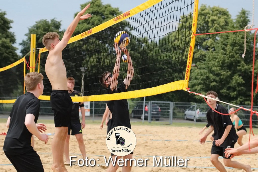 2022-06-04Beachvolleballturnier auf der Beachanlage der LebensRumein der Strae des Friedens in Hoyer