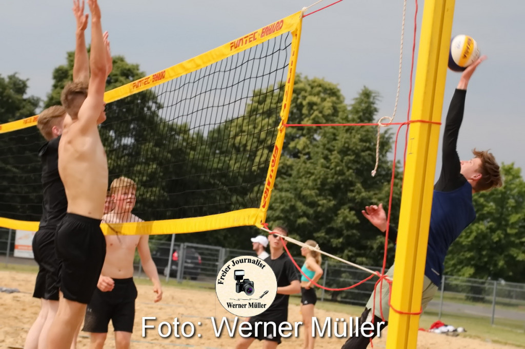 2022-06-04Beachvolleballturnier auf der Beachanlage der LebensRumein der Strae des Friedens in Hoyer