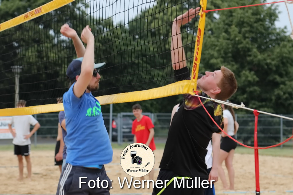 2022-06-04Beachvolleballturnier auf der Beachanlage der LebensRumein der Strae des Friedens in Hoyer