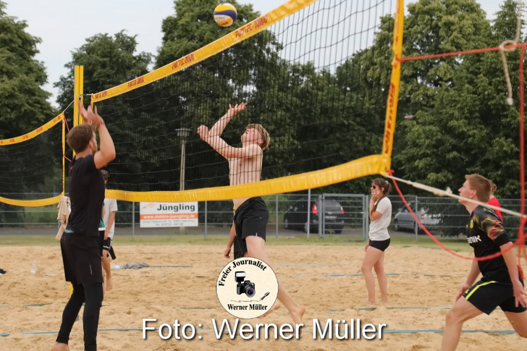 2022-06-04Beachvolleballturnier auf der Beachanlage der LebensRumein der Strae des Friedens in Hoyer