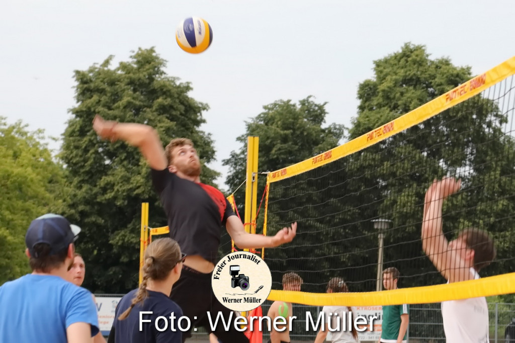 2022-06-04Beachvolleballturnier auf der Beachanlage der LebensRumein der Strae des Friedens in Hoyer