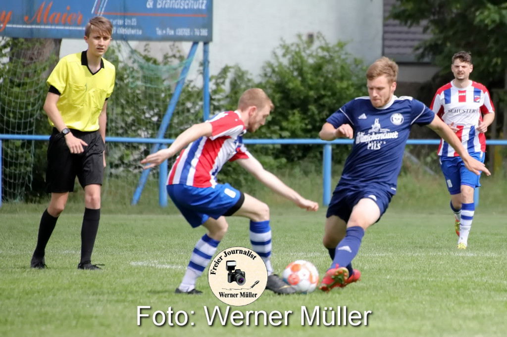 2022-06-11DJK Wittichenau I in blau  - DJK Sokol Ralbitz I in sorb Nationalfraben 0:1Foto: Werner Ml