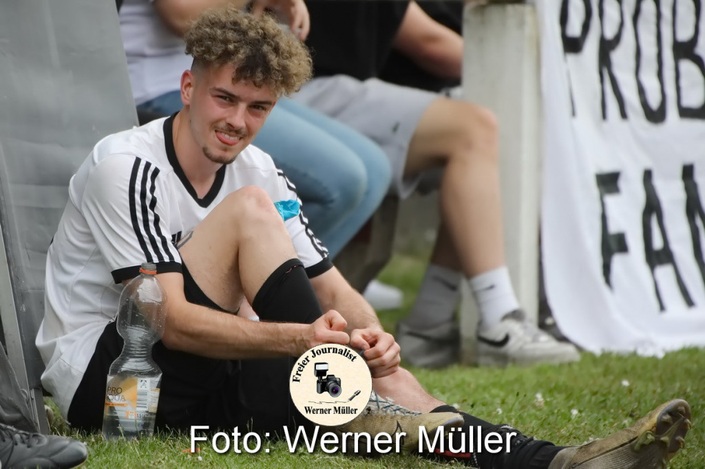 2022-06-11SpVgg LohsaWeikollm in wei- Hoyerswerdaeer FC I2:1Foto: Werner Mller