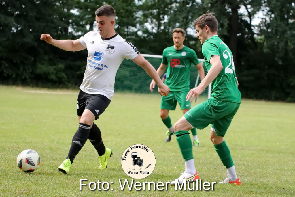 2022-06-11SpVgg LohsaWeikollm in wei- Hoyerswerdaeer FC I2:1Foto: Werner Mller