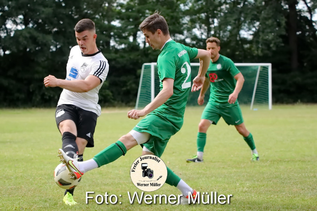 2022-06-11SpVgg LohsaWeikollm in wei- Hoyerswerdaeer FC I2:1Foto: Werner Mller