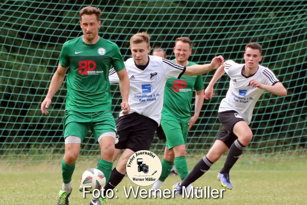 2022-06-11SpVgg LohsaWeikollm in wei- Hoyerswerdaeer FC I2:1Foto: Werner Mller