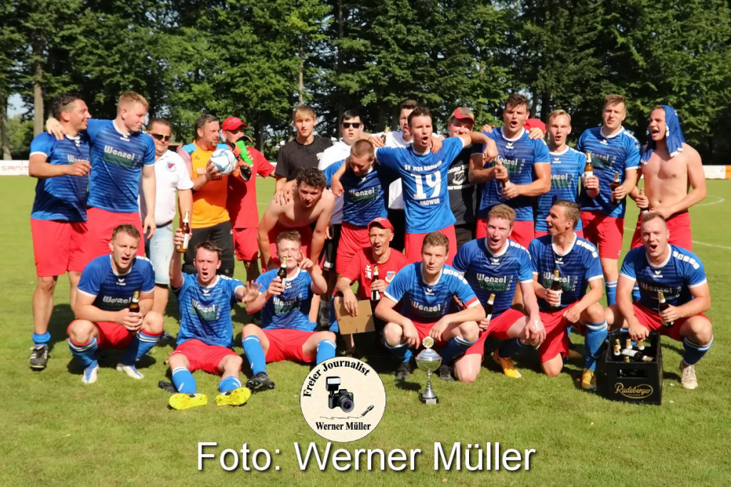 2022-06-19 SV 1922 Radiborin blau -SV Stragrbchen in rot 2:0Foto: Werner Mller