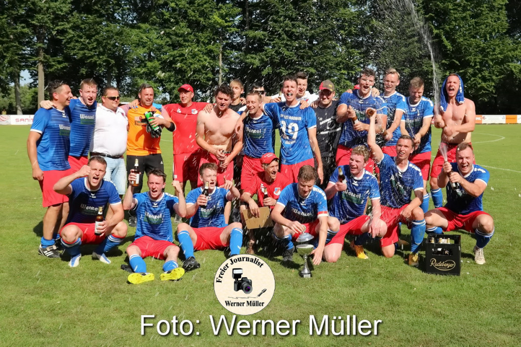 2022-06-19 SV 1922 Radiborin blau -SV Stragrbchen in rot 2:0Foto: Werner Mller