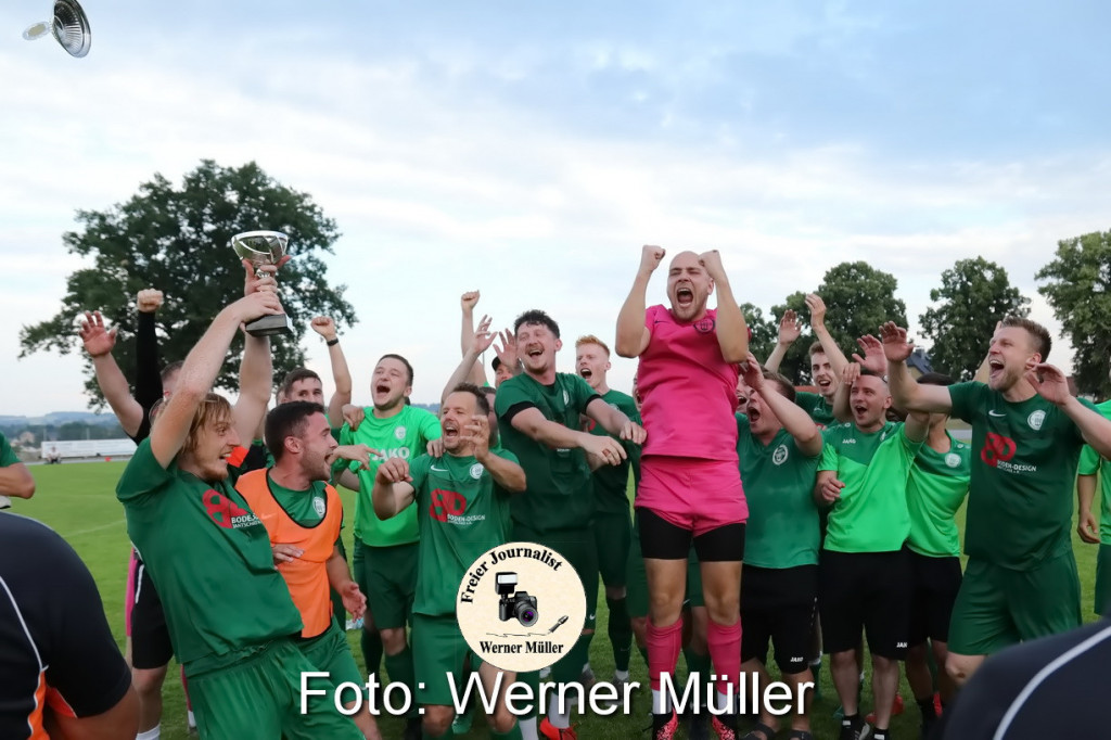 2022-06-25Pokale Westlausigtzer Fuballverband SV Aufbau Deutschbaselitz kin dunkelblau -Hoyerswerdae