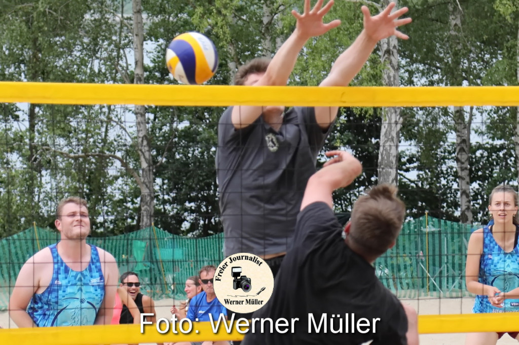 2022-07-23 29. Silberseebeach 60 Teams am Start Foto: Werner Mller