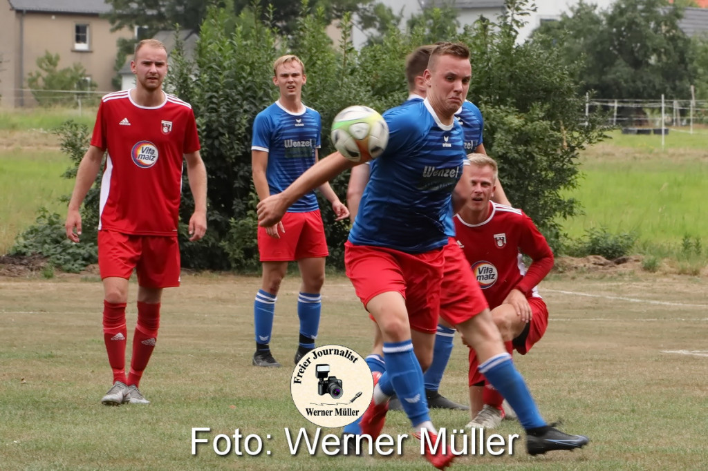 2022-08-13 SV 1922 Radibor in blau - SV Gebelzig 1923 in rot3:1 Foto: Werner Mller