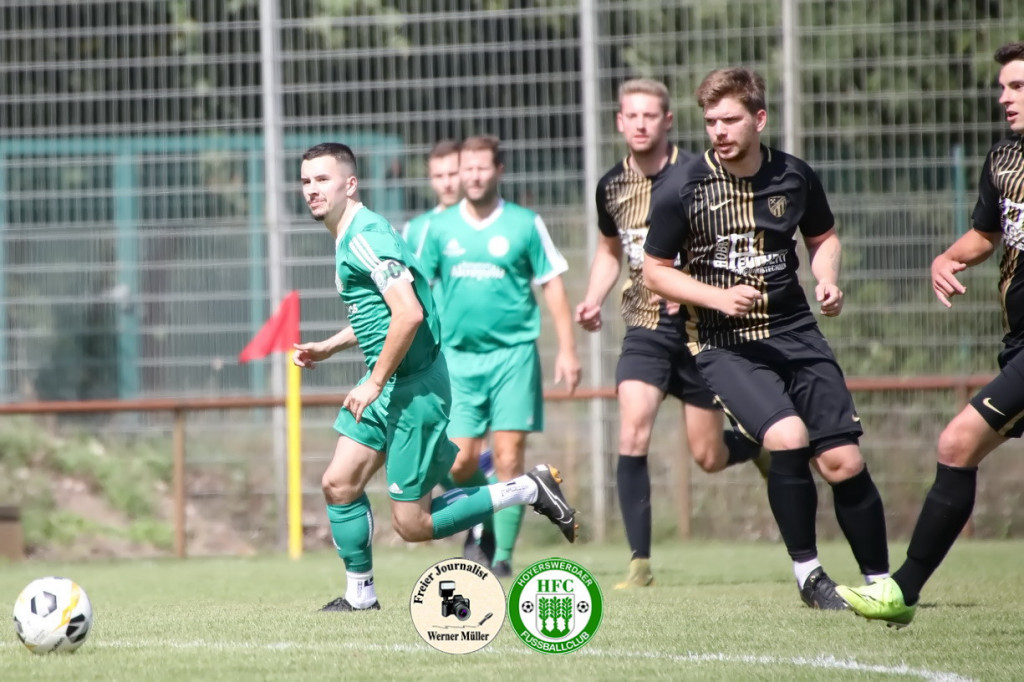 2022-09-03 Hoyerswedaer FC II in grn -SV Laubusch in schwarz2:2 (1:1) Fotio: Werner Mller