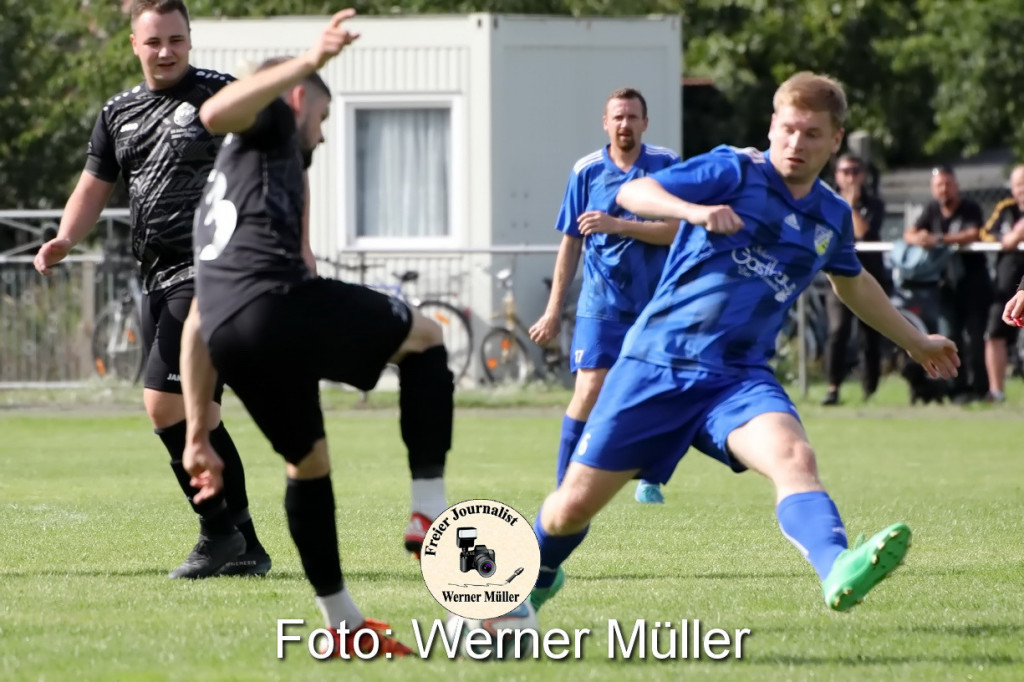 2022-09-03 SV Zeiig in blau -SV Post GermaniaBautzen in schwarz1:2 (1:0)  Fotio: Werner Mller