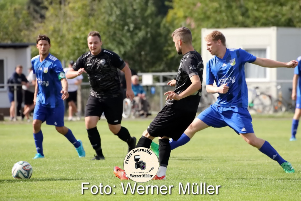 2022-09-03 SV Zeiig in blau -SV Post GermaniaBautzen in schwarz1:2 (1:0)  Fotio: Werner Mller