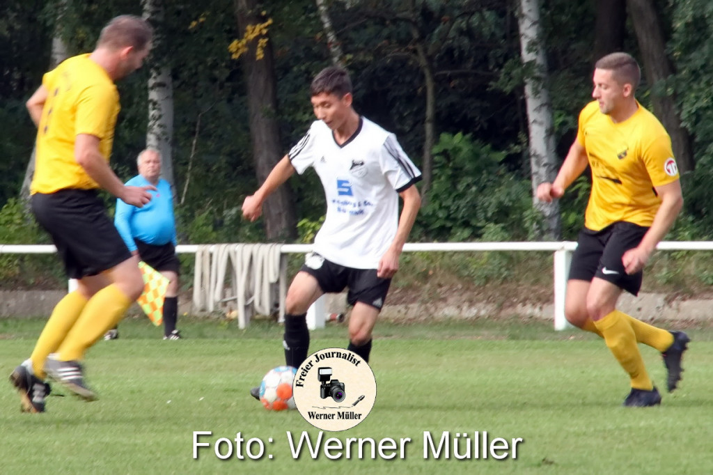 2022-09-24  SpVgg Lohsa Weikollm-in wei - TSV Pulsnitz in gelb 0:8 (0:7)Foto: Werner Mller