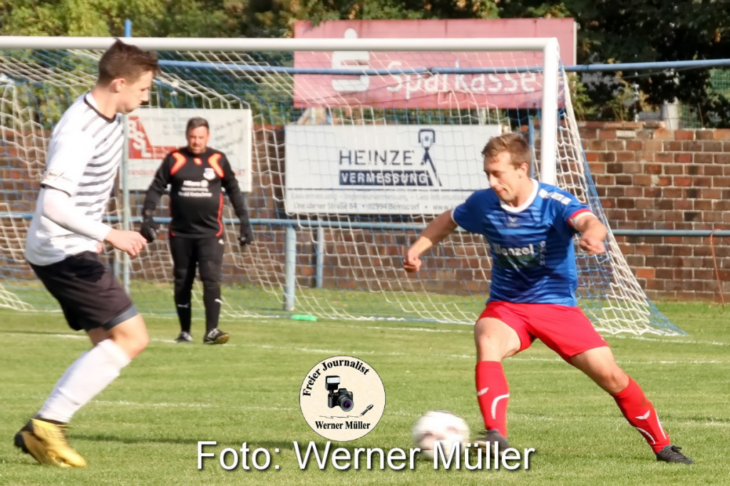 2022-09-24 DJK Blau Wei Wittichenau in wei - SV 1922 Radibor in blau 4:1 (1:1)Foto: Werner Mller