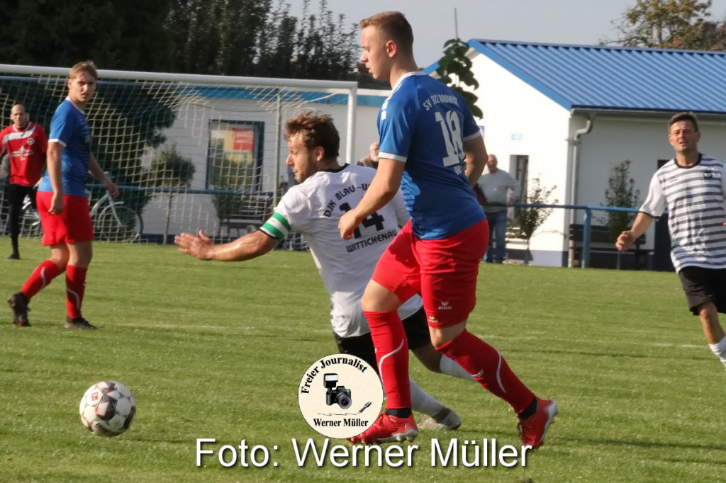 2022-09-24 DJK Blau Wei Wittichenau in wei - SV 1922 Radibor in blau 4:1 (1:1)Foto: Werner Mller