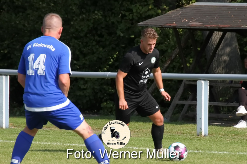 2022-09-25 Pokalspiel SV Kleinwelka in blau- Hoyerswerdaer FC II in schwarzFoto: Werner Mller