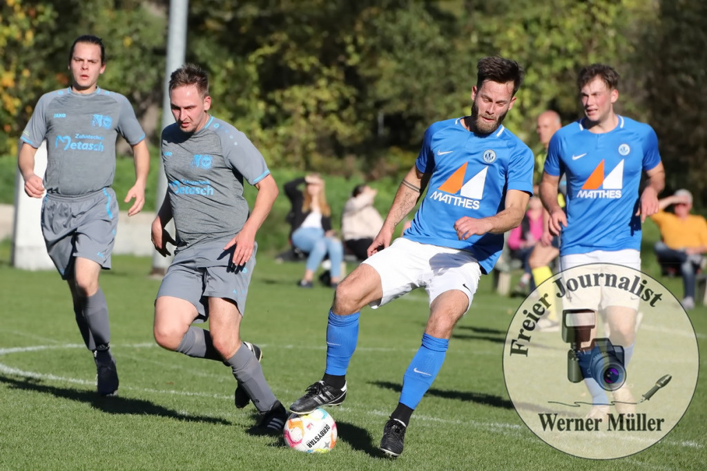 2022-10-09 FSV Blau Wei Milkel in blau Weri - SpG Oling/Skaska/ DJK Wittichenau II in grau 2:2 (0:0)