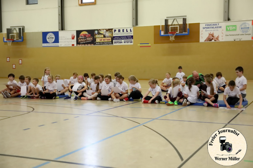2022-10-21 Abschluss Grundschul Handballcampin der Turnhalle des Leon Foucault Gymnasiums Foto: Wern