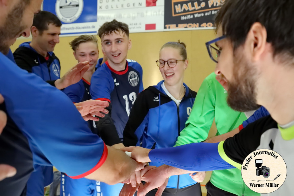 2022-11-05 Volleyballfreunde Blau Wei Hoyerswerda in dunkelblau - Vollery Coblenz in blau3:0 Foto: W