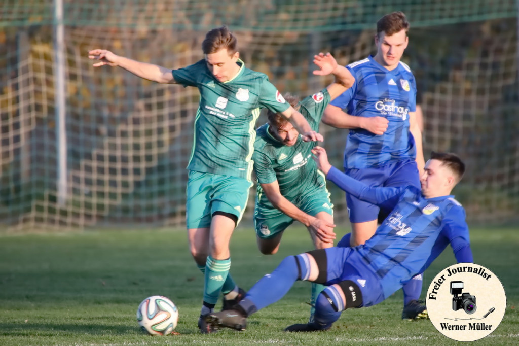2022-11-12 SV Zeiig in blau - SpVgg Lohsa Weikollm in grn 1:0 (0:0)Foto: Werner Mller