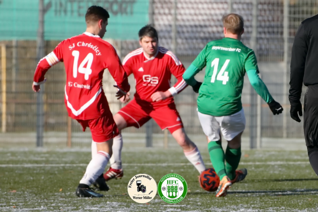 2022-11-19 Hoyerswerdaer FC II in grn - SG Crostwitz 1981 II in rot 1:1 (1:1) Foto: Werner Mller