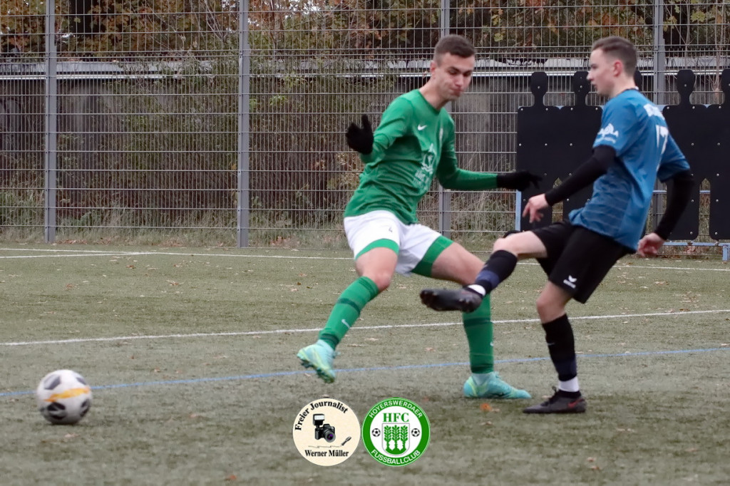 2022-11-26 Pokal Hoyersweedaer FC II in hellgrn - Bischofswerdaer FV 08 II dunkelgr+n 0:4 (0:2)Foto.