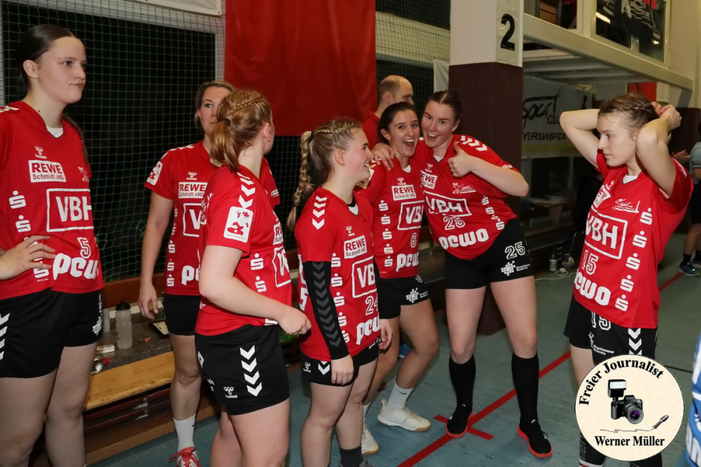 2023-01-07 Handball Frauen SC Hoyerswerda in rot- SC Markranstrdt II in gelb 23-22 (11-10)Foto: Wern
