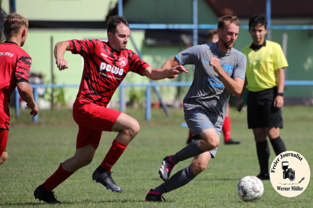 2023-08-26 Spg Oling Skaska DJK Wittichenau II in grau  - LSV  Bergen in rot 0:6 (0:2) Foto: Werner Mller