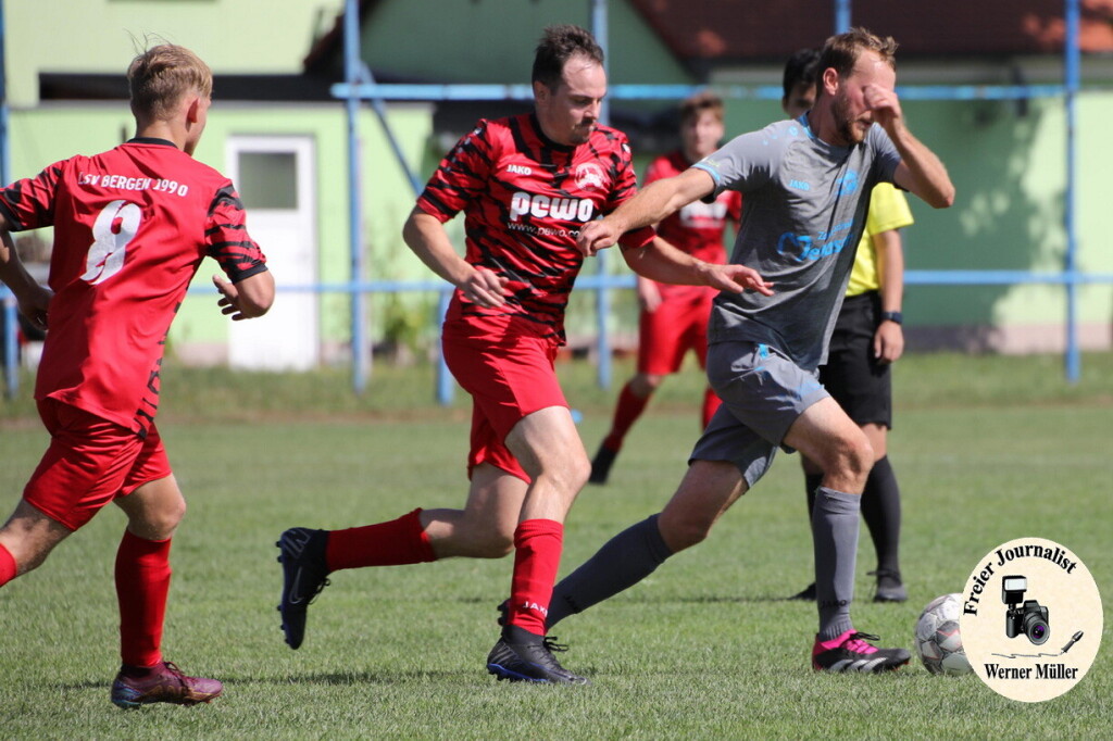 2023-08-26 Spg Oling Skaska DJK Wittichenau II in grau  - LSV  Bergen in rot 0:6 (0:2) Foto: Werner Mller