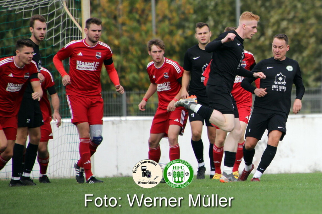 2023-10-07 Hoyersweredaer FC I in schwarz - SG Crostwitz in rot 1:2 (1:1)Foto: Werner Mller