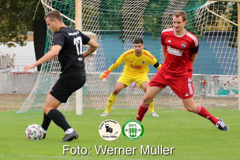 2023-10-07 Hoyersweredaer FC I in schwarz - SG Crostwitz in rot 1:2 (1:1)Foto: Werner Mller