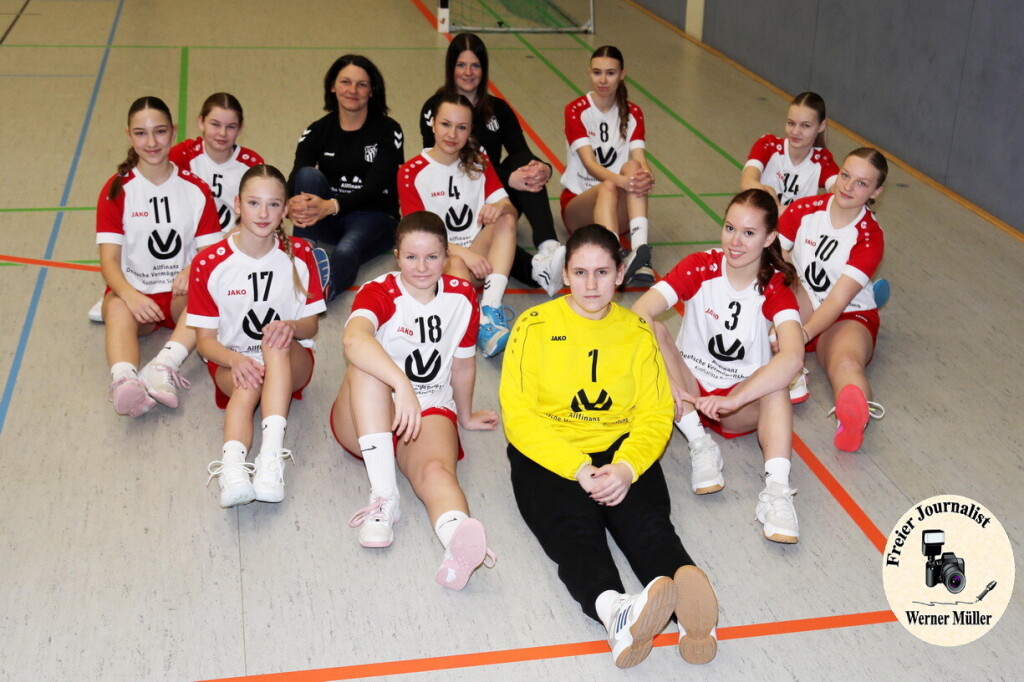 2024-01-20Handball Ostsacvhsenliga B- Mdchen Knigswarthaer SV in wei-rot  Foto: Werner Mller