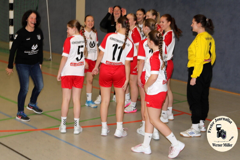 2024-01-20Handball Ostsacvhsenliga B- Mdchen Knigswarthaer SV in wei-rot  Foto: Werner Mller