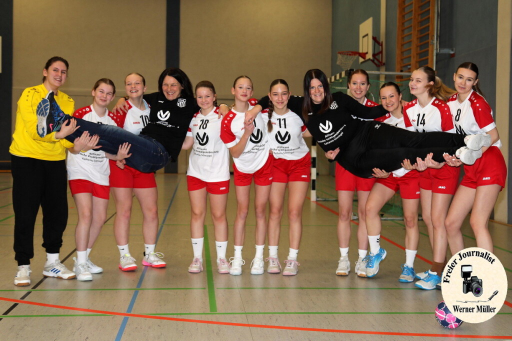 2024-01-20Handball Ostsacvhsenliga B- Mdchen Knigswarthaer SV in wei-rot  Foto: Werner Mller