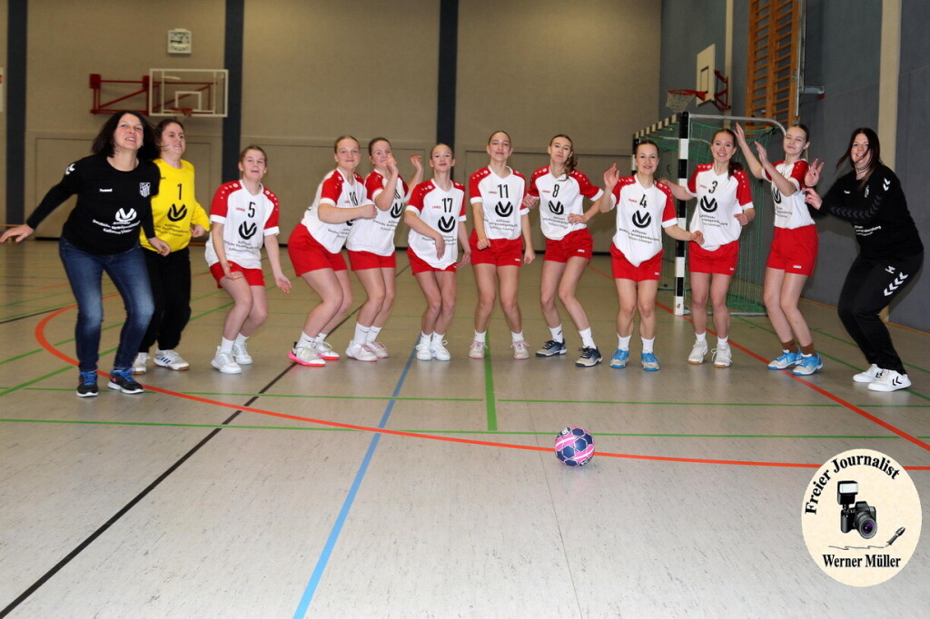 2024-01-20Handball Ostsacvhsenliga B- Mdchen Knigswarthaer SV in wei-rot  Foto: Werner Mller