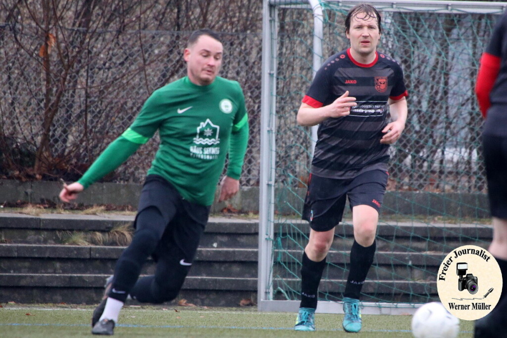 2024-02-11 Hoyerswerdaer FC II in grn- SG Nebelschtz in schwarz 3:0 (3:0)    Foto: Werner Mller