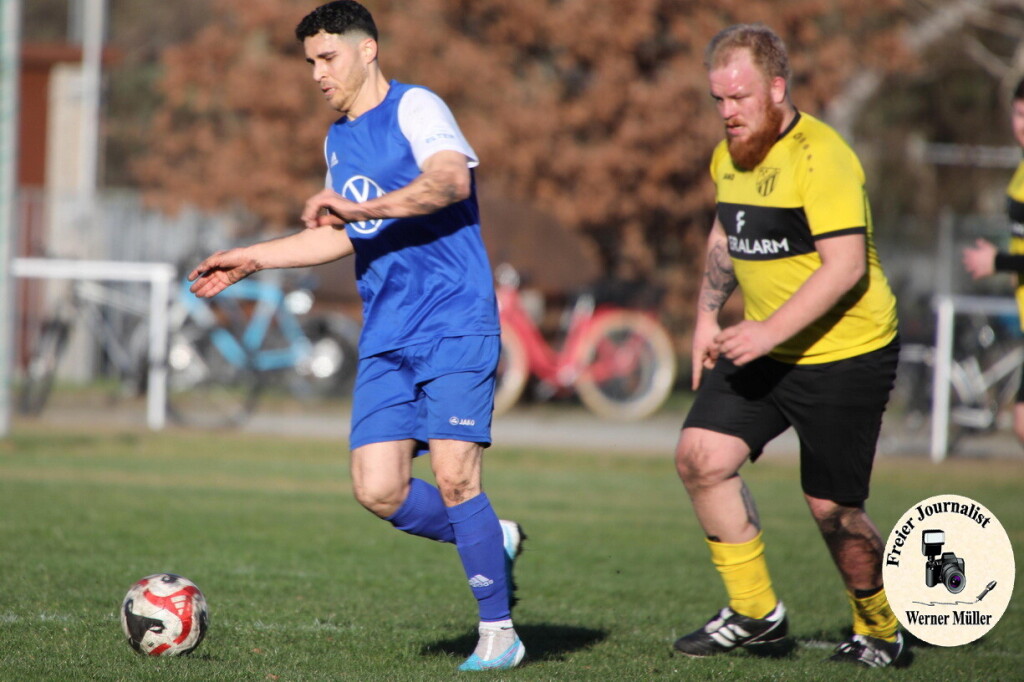 2024-02-24FSV Lauta in blau - SV Laubusch in gelb1:1 (0:1)Foto: Werner M+ller